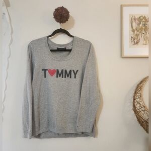 Tommy Hilfiger Gray Scoop Neck Sweater. Size US M.